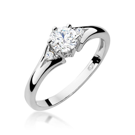 Pierścionek W076 Biały Szafir 0,60ct białe złoto